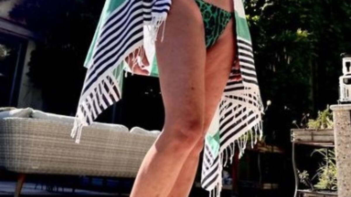 Sharon Stone se toma una deslumbrante selfie a sus 64 años