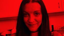 El hijo de Camilo Sesto publica inquietantes fotografías como mujer y sin dientes