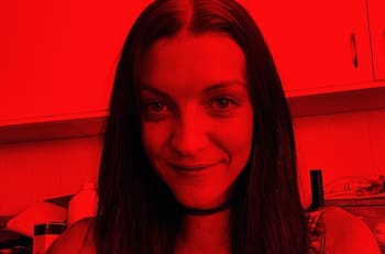 El hijo de Camilo Sesto publica inquietantes fotografías como mujer y sin dientes