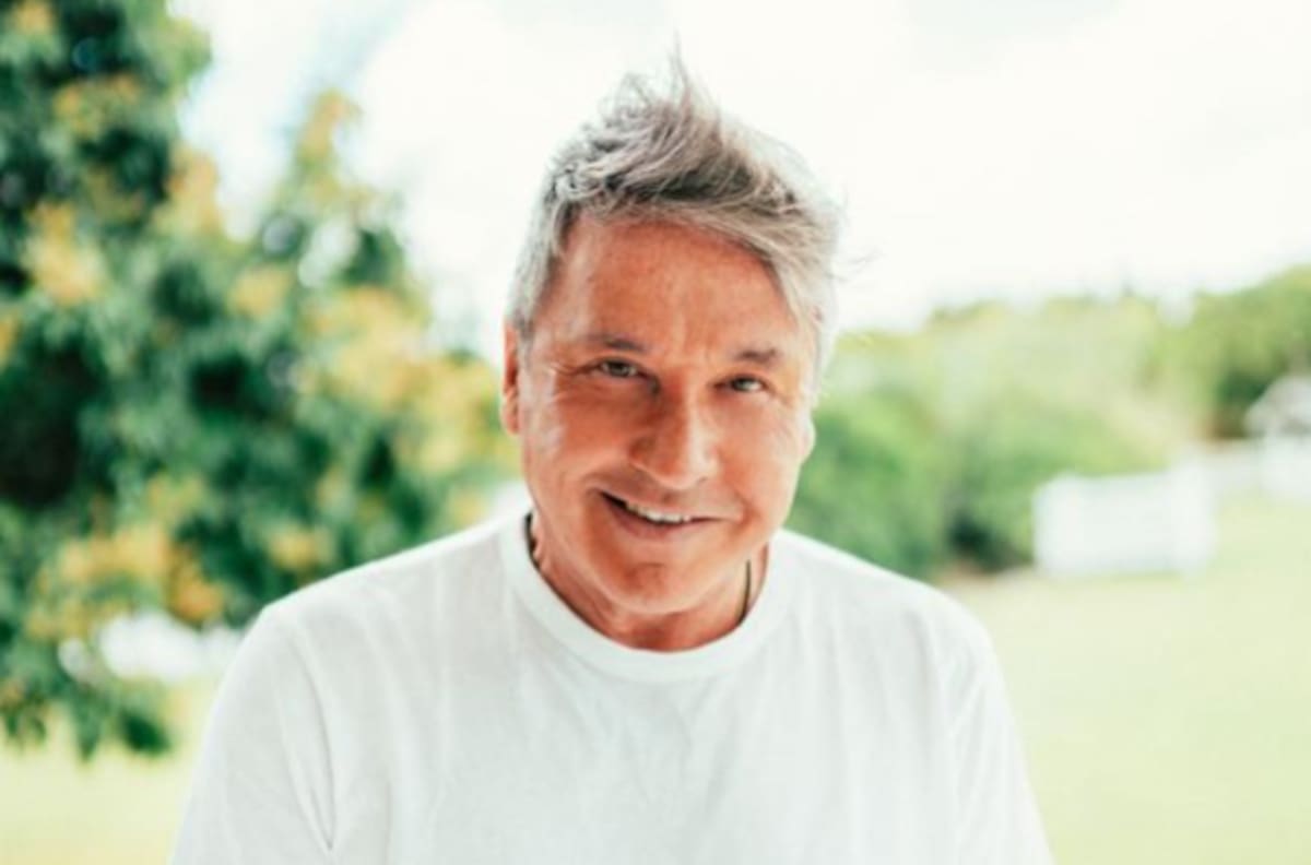 Ricardo Montaner se roba el celular de Camilo para hacer un importante anuncio
