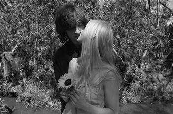 Anya Taylor-Joy cumple años comiendo nachos y unida por feliz coincidencia con su novio