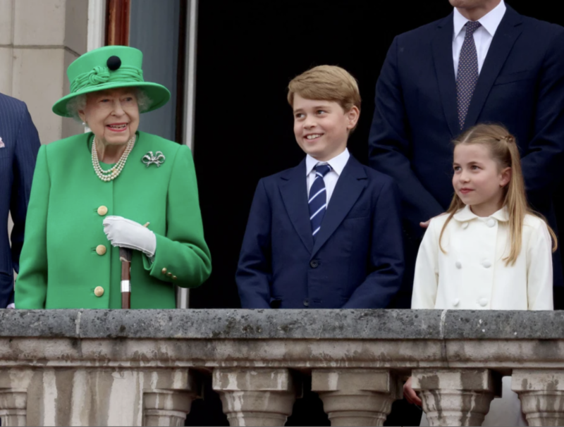 El príncipe George y la princesa Charlotte se unirán a sus padres para caminar detrás del ataúd de la reina Isabel II. - Créditos: Instagram