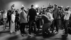 Piqué comparte una nueva foto junto a Clara Chía pero internautas critican el look de la joven