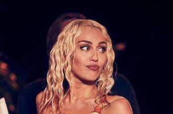 Miley Cyrus envía mensaje para agradecer a sus fans por lograr el top one con Flowers