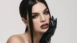 Nadia Ferreira posa como Merlina y empieza a probar looks para su boda con Marc Anthony