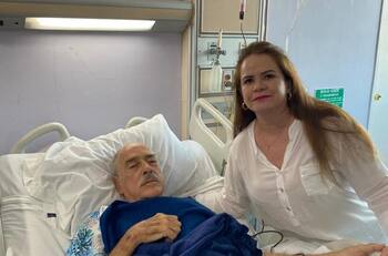 En camilla, Andrés García fue llevado a vender sus bienes, acusa un ex trabajador