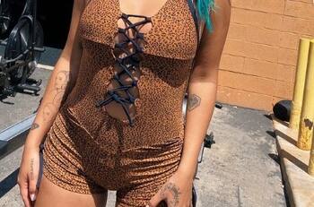 Karol G hace exigencia de look para quienes la vayan a ver a Coachella