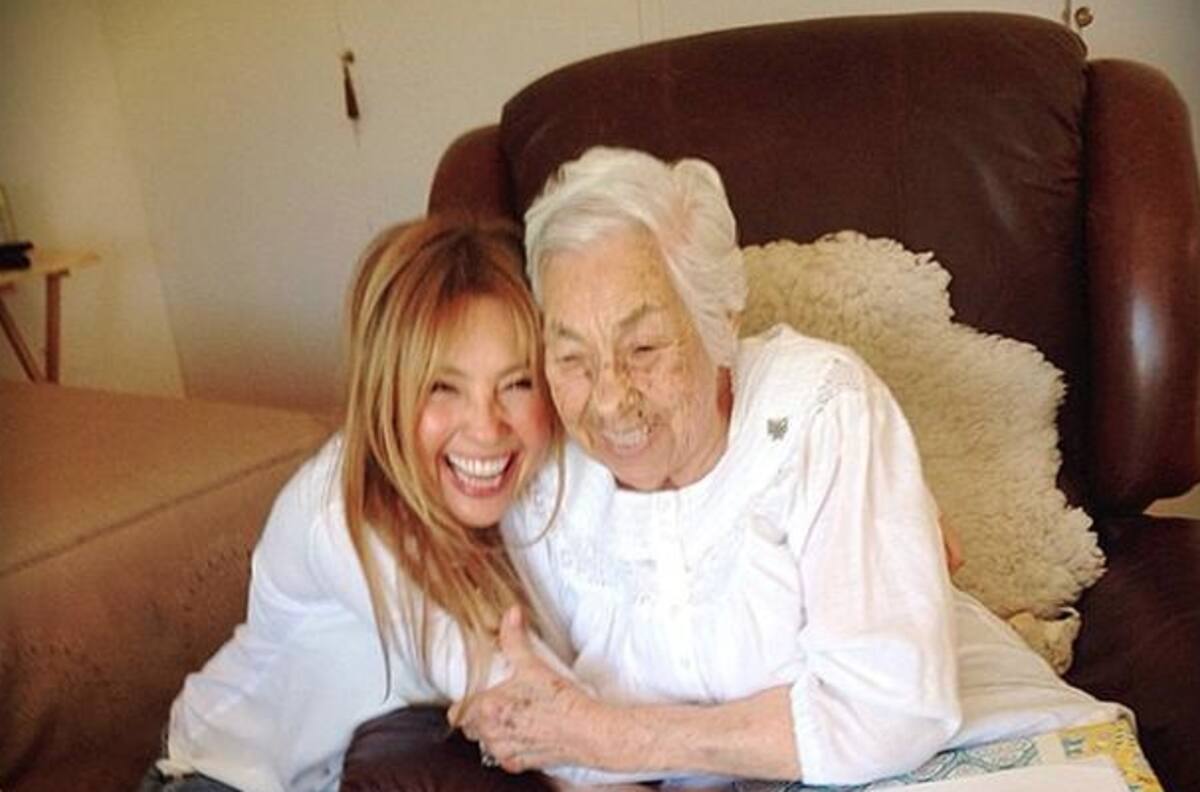 Así fue la tierna felicitación de Thalía a su abuelita por cumplir 104 años