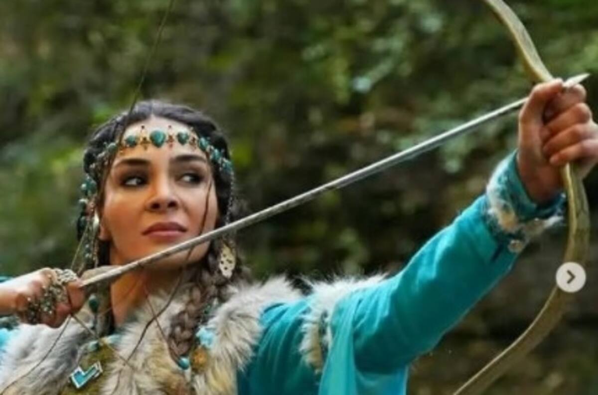 Ebru Sahin deslumbra en el primer capítulo de “Destan” en Turquía