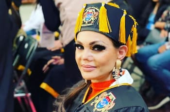 Carmen Campuzano recibe Doctorado Honoris Causa pero dice que prefieren verla "ebria y devastada"