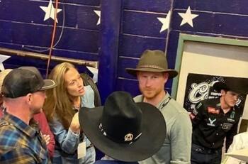 El príncipe Harry acudió a un rodeo a pesar del activismo que realiza Meghan a favor de los animales