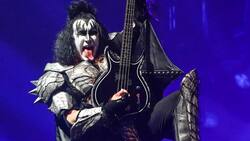 Recolector de basura se viraliza por trabajar disfrazado de KISS; Gene Simmons ya reaccionó