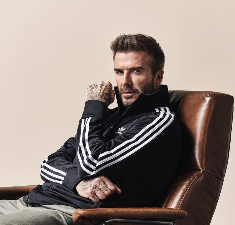El ex futbolista preparó un bizcocho de miel en su primera experiencia como influencer culinario. - Créditos: instagram @davidbeckham