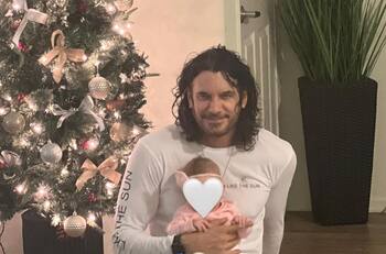 Mario Cimarro abandona su papel de duro y se entrega a la paternidad