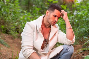 Tras reclamos en redes sociales, cancelan entrega de premio a Eleazar Gómez