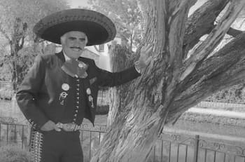 Televisa pierde los derechos de la bioserie de Vicente Fernández ante empresa extranjera