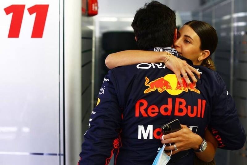 Esposa de Sergio Pérez sorprende al borrar sus fotos de Instagram - Créditos: Instagram