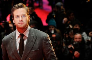 Revelan perturbadores mensajes de Armie Hammer, el actor acusado de abuso y canibalismo