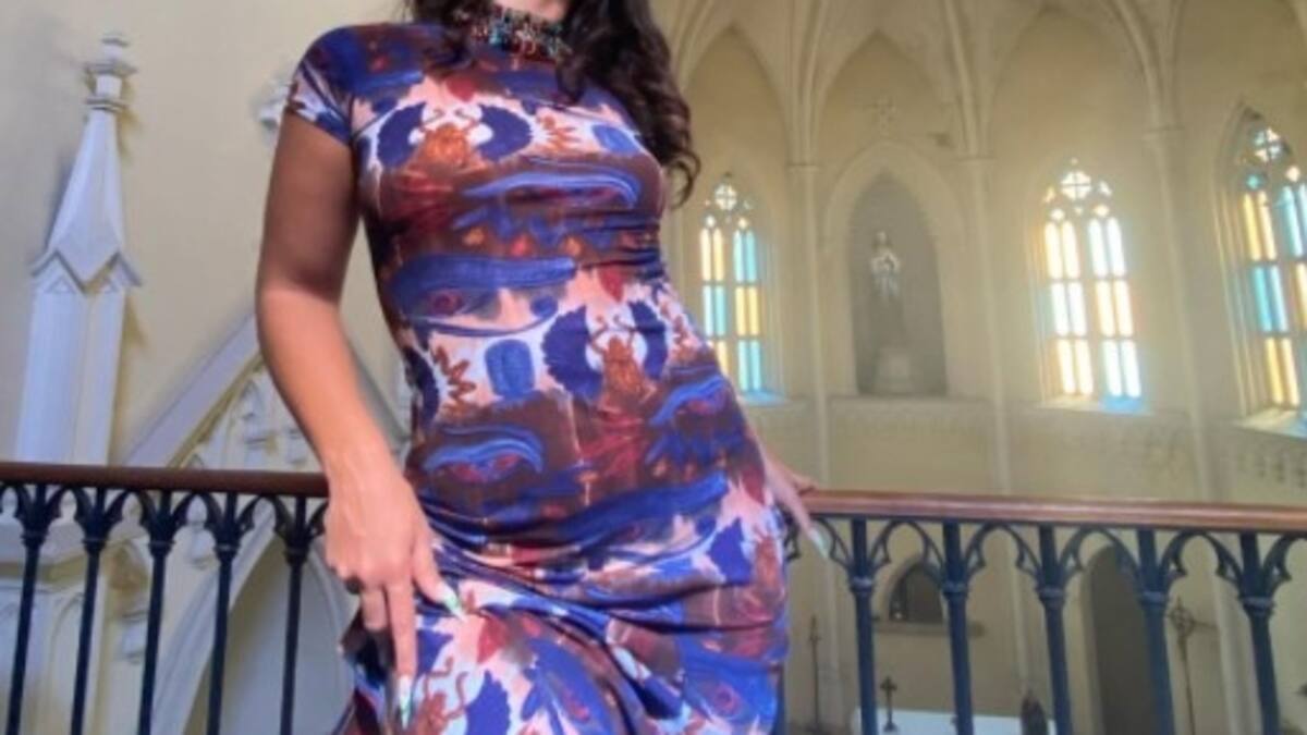 Nathy Peluso vuelve a provocar con imágenes al interior de una iglesia