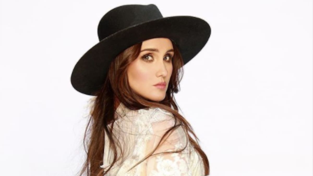 Dulce María “se pone bótox” en el rostro; causa controversia y comparaciones