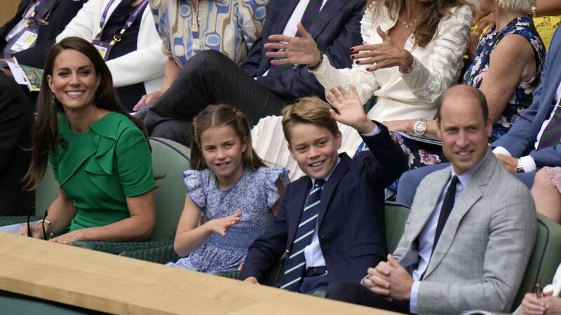 Los príncipes de Gales en el palco real de Wimbledon.