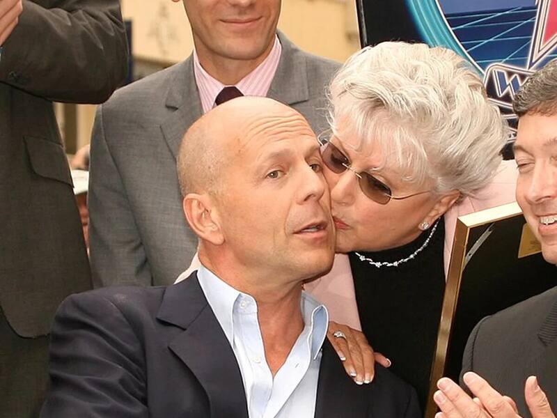 Bruce Willis no reconoce a su madre - Créditos: Twitter