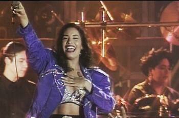 Selena Quintanilla habría sido asesinada a manos de su asistente por culpa de un anillo