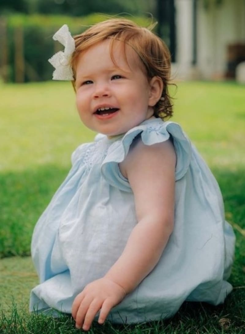 El vestido celeste de Lilibet ya es un objeto de culto. - Créditos: Instagram