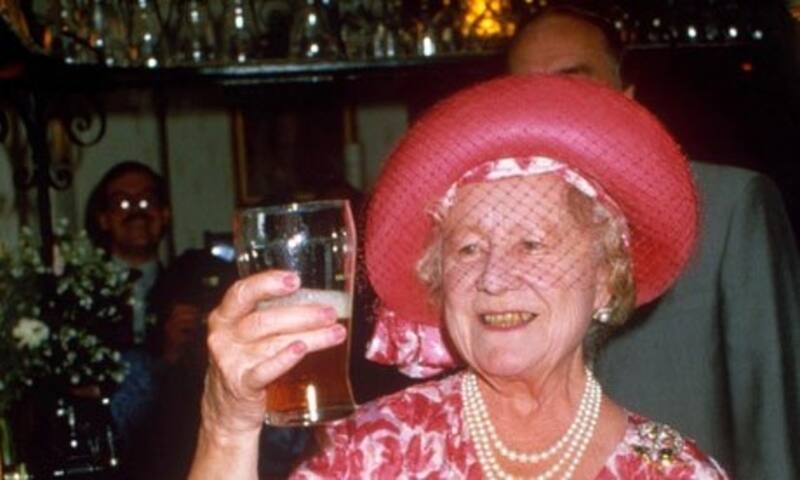 La esposa del rey Jorge VI bebía con frecuencia - Créditos: Twitter