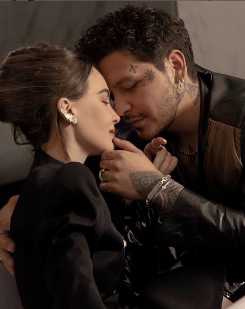 Nodal se tapa los tatuajes que se hizo de Belinda - Créditos: Instagram