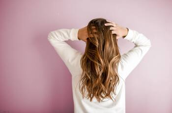 Romero y arroz: combinación milagrosa para un cabello que ¡NO PARA DE CRECER!