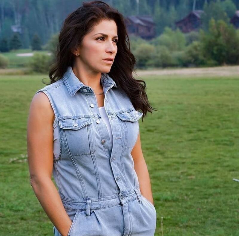 Alessandra Rosaldo defiende estatua de Eugenio Derbez que fue cubierta con bolsas de basura - Créditos: Instagram: @alexrosaldo