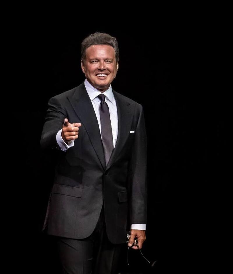 Luis Miguel fue captado de los más relajado haciendo compras en Miami - Créditos: Facebook