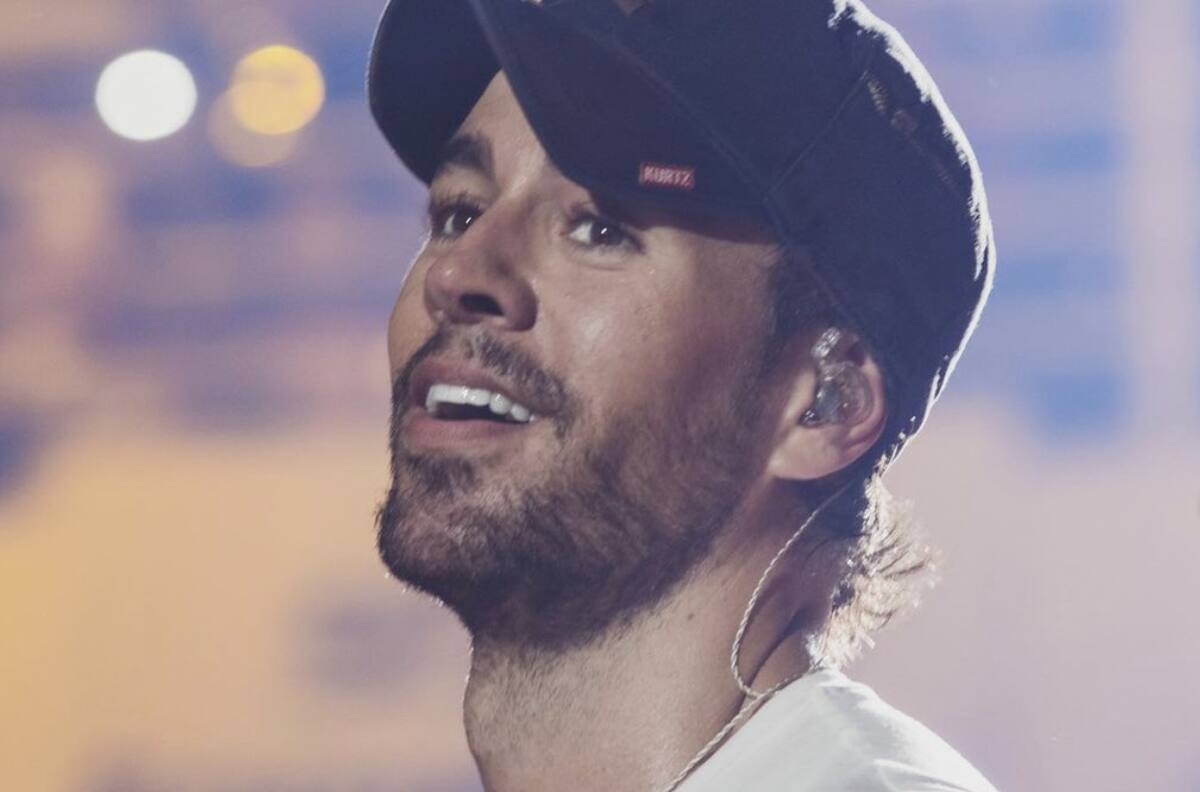 Enrique Iglesias revela el ritual que hace antes de cantar y que aprendió de Julio Iglesias