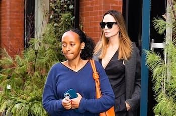 Zahara Jolie-Pitt estrena radiante look mientras pasea con Angelina Jolie por Nueva York