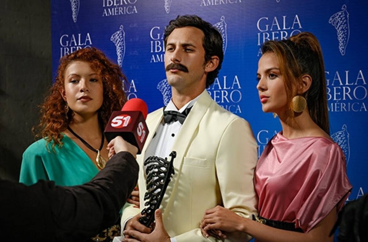 Sebastián Zurita es todo un rompecorazones ochentero en ‘El galán’