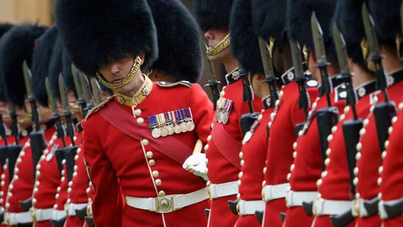 Este es el increíble salario de un Guardia Real Británico - Créditos: Instagram