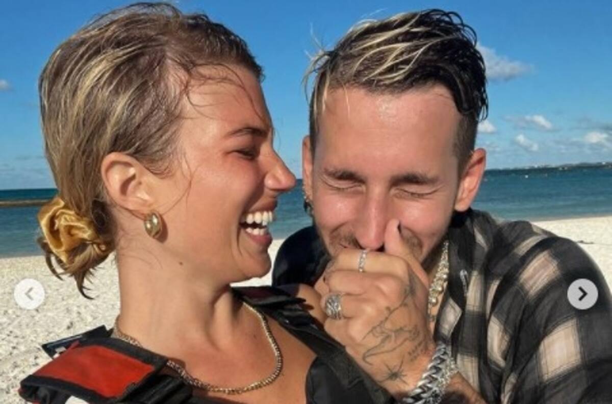 Ricky Montaner y Stefi Roitman se burlan de la prensa argentina