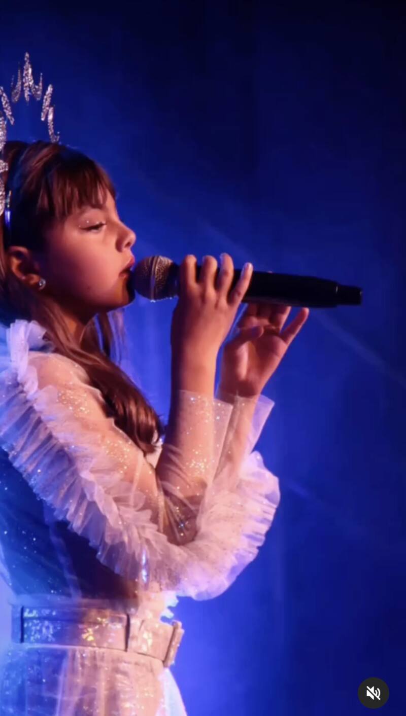 Así luce actualmente Rafaela, la hija de Cristian Castro que heredó el talento - Créditos: Instagram