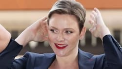 Princesa Charlene de Mónaco baila al ritmo de Macarena descollando por su gracia y estilo