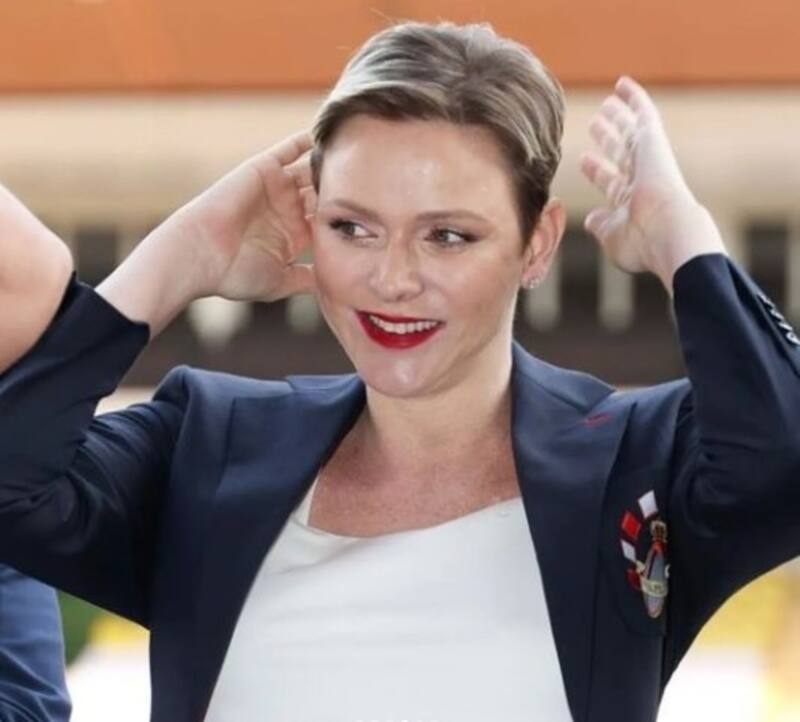 Princesa Charlene de Mónaco baila al ritmo de Macarena descollando por su gracia y estilo La princesa haciendo parte de la coreografía - Créditos: Instagram