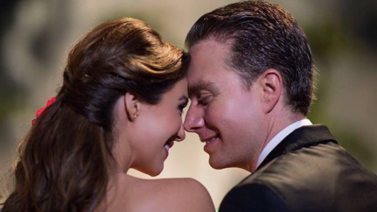 Anahí y su esposo se muestran muy románticos en el concierto de Alejandro Fernández