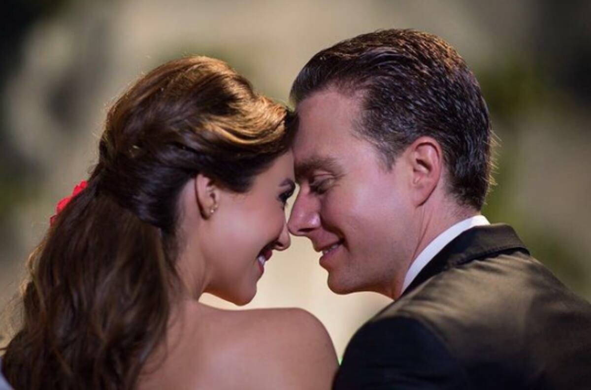 Anahí y su esposo se muestran muy románticos en el concierto de Alejandro Fernández