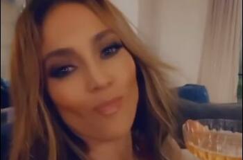 Jennifer Lopez brinda por 2023 pero dejó abierta enigmática señal sobre un próximo año