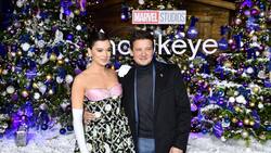 Nieve y arbolitos de navidad, así fue la premiere de 'Hawkeye' en Londres