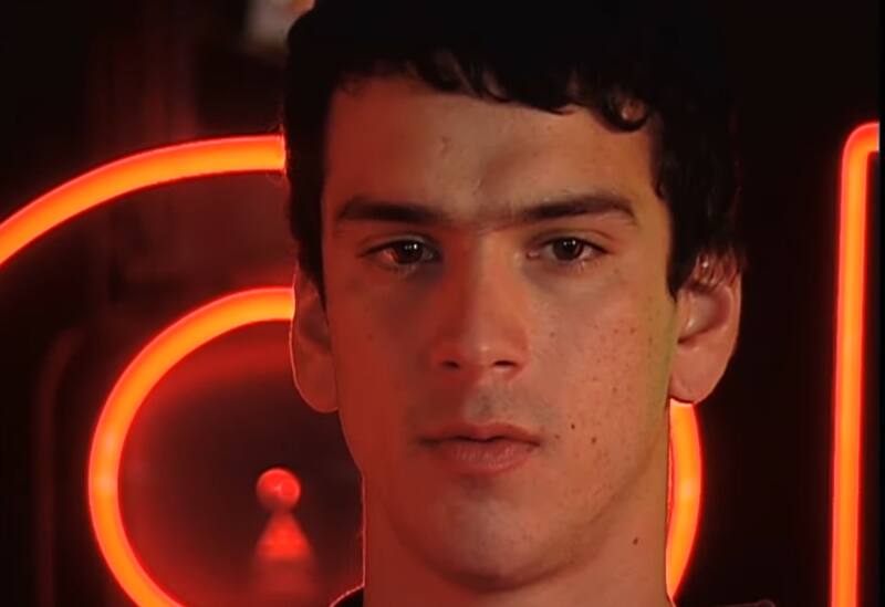 Íñigo Urrutia y su nueva vida alejado de las pantallas El actor Íñigo Urrutia ahora vive en el sur de Chile - Créditos: YouTube