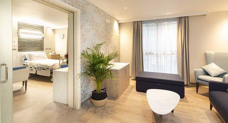 Suite del famoso Hospital de Portland. Celebridades, políticos y princesas del lejano oriente llegan hasta las dependencias para traer a sus bebés al mundo.