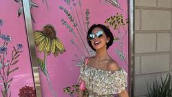 Ángela Aguilar utiliza corona de princesa para promover su nuevo sencillo