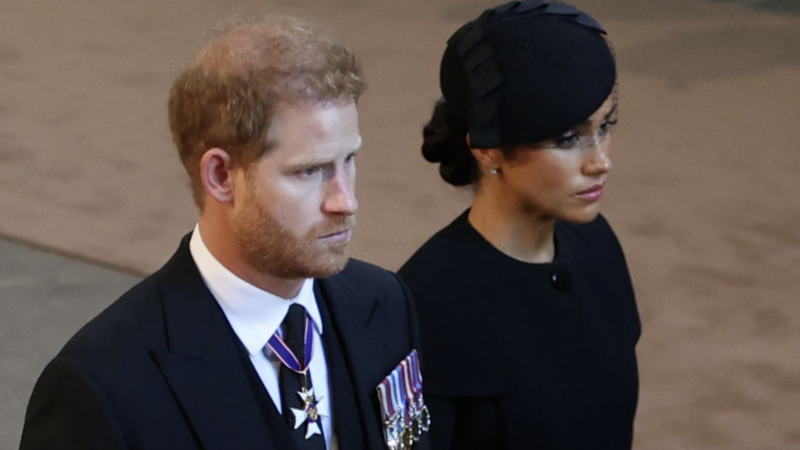 Meghan y Harry no fueron invitados a una recepción que dará el rey Carlos III - Créditos: Daily Mail