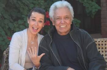 ¡Ya se casó! Alberto Vázquez se unió en matrimonio con Elisabeth Renea, 43 años menos que él